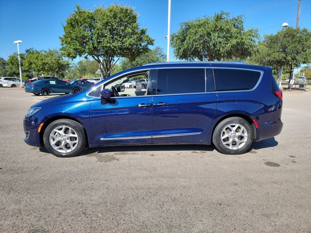 Used 2018 Chrysler Pacifica Touring-L Plus w/ Advanced Safetytec Group FWD image 8
