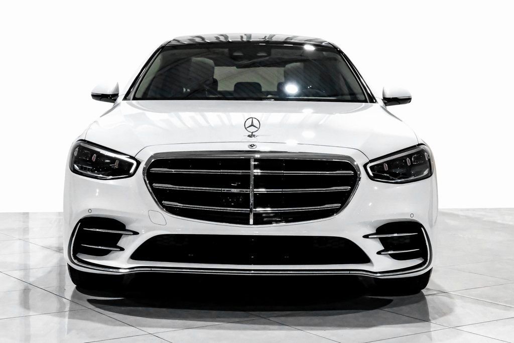 Used 2025 Mercedes-Benz S 580 4MATIC Sedan image 2
