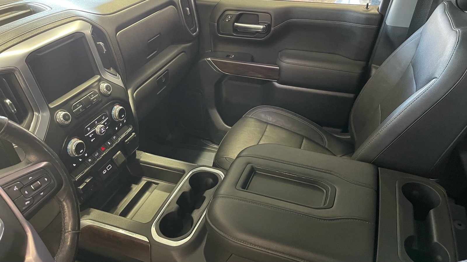 Used 2019 GMC Sierra 1500 SLT w/ SLT Premium Package image 29