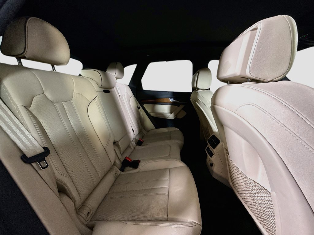 Used 2024 Audi Q5 e Premium Plus w/ Premium Plus Package AWD/4WD image 17