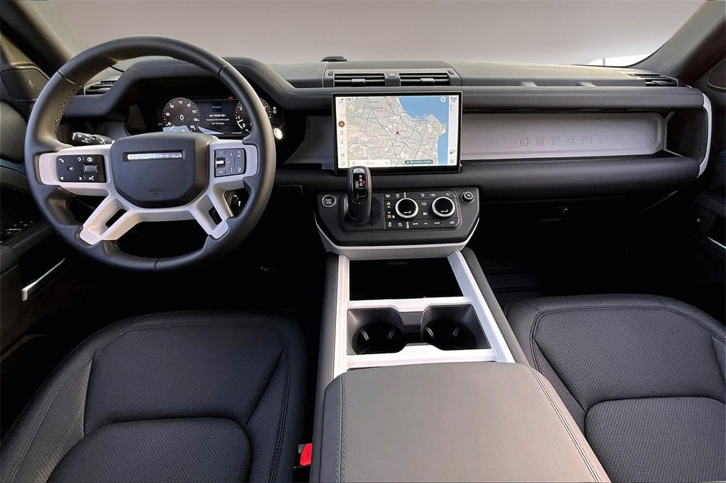 Used 2025 Land Rover Defender 110 S image 7