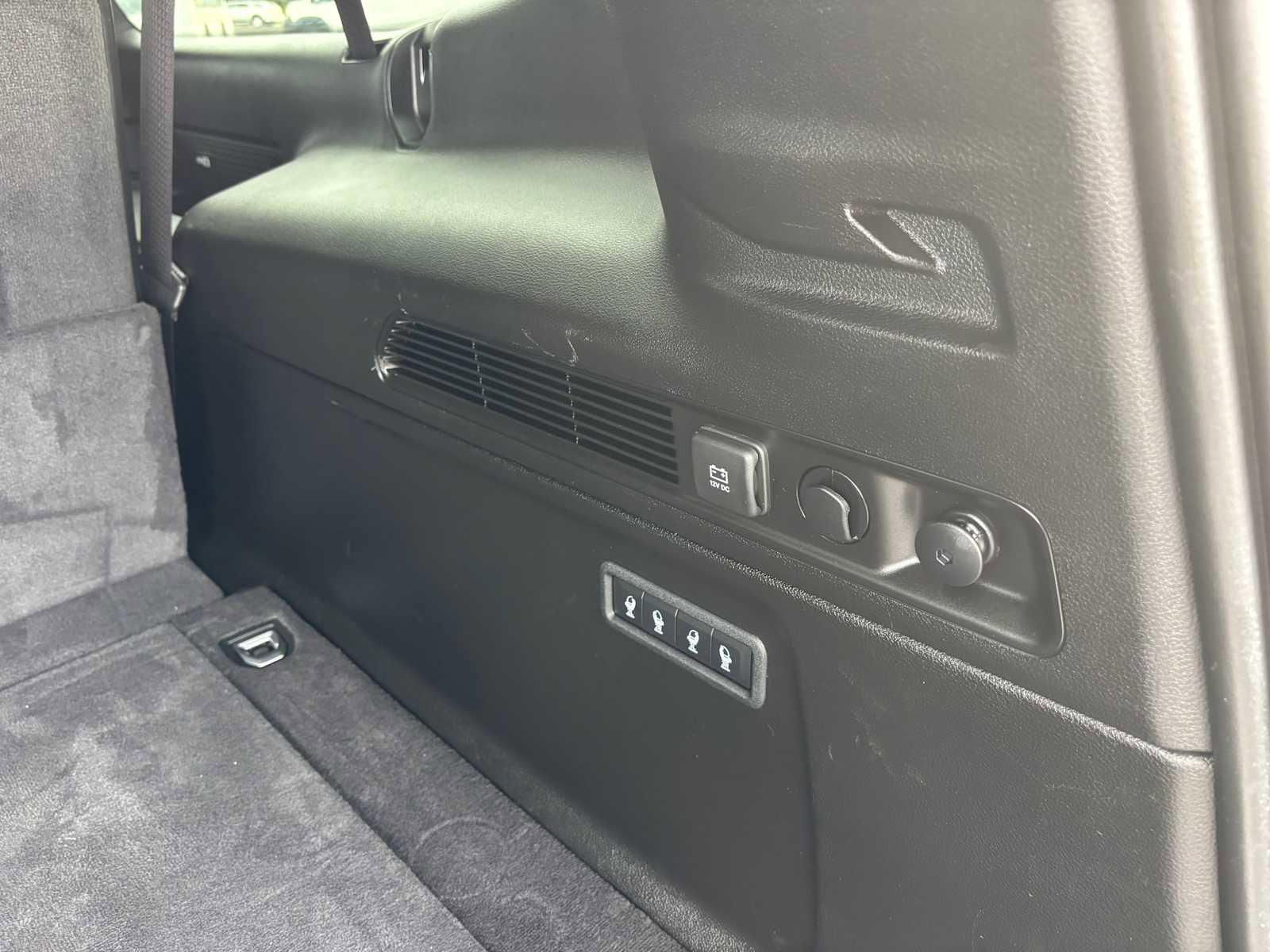 Certified 2024 Jeep Wagoneer L Series III w/ Flexible Seating Group image 10