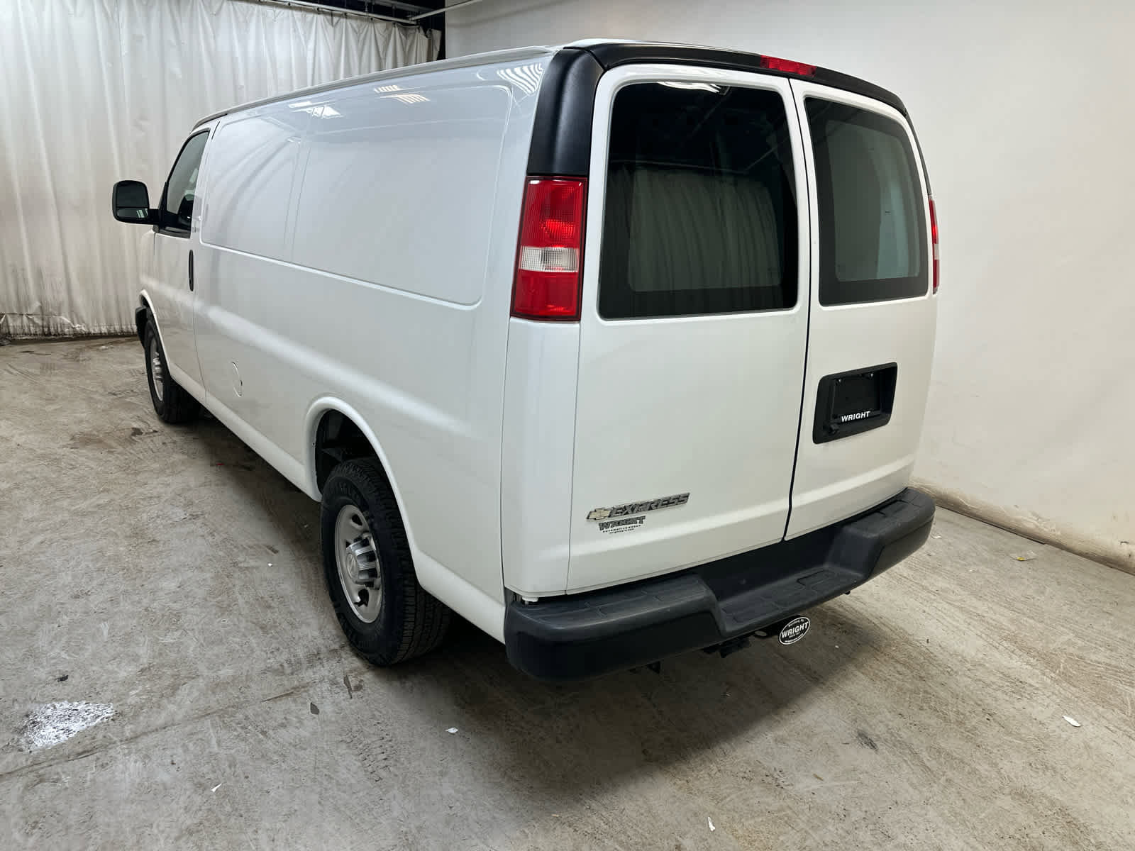 Used 2018 Chevrolet Express 2500 w/ Driver Convenience Package image 2