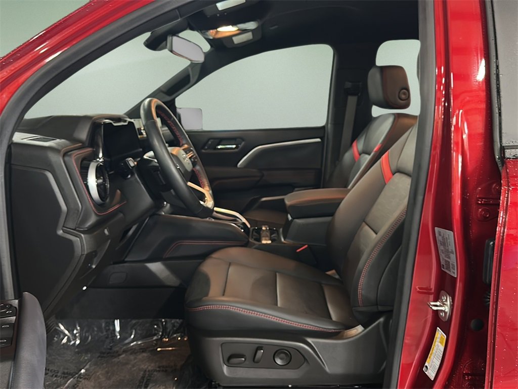 Used 2024 Chevrolet Colorado Z71 w/ Z71 Convenience Package 2 image 9