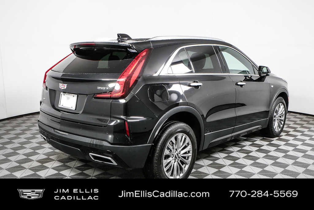 Used 2024 Cadillac XT4 Premium Luxury image 3