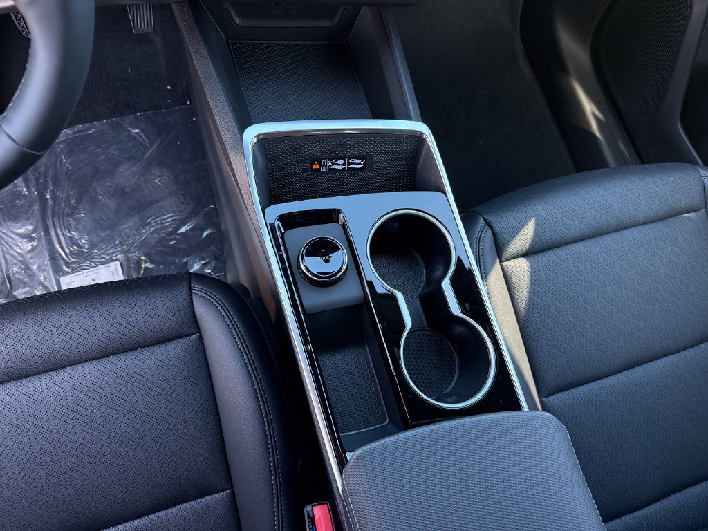 New 2027 Chevrolet Equinox LT w/ Convenience Package II FWD image 17