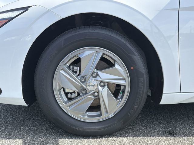 New 2026 Hyundai Elantra SE image 10