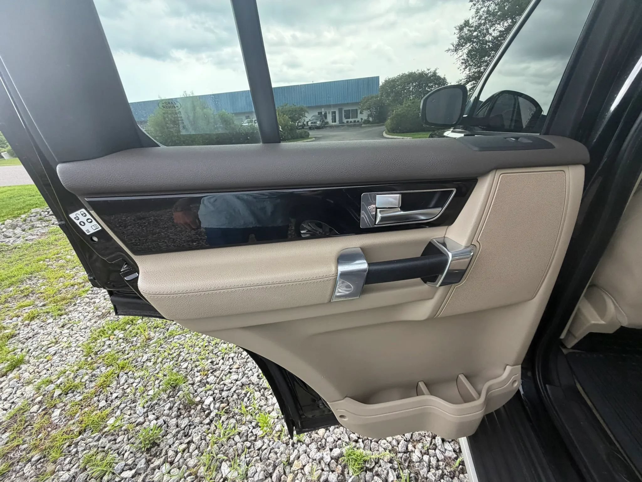 Used 2016 Land Rover LR4 HSE AWD/4WD image 21