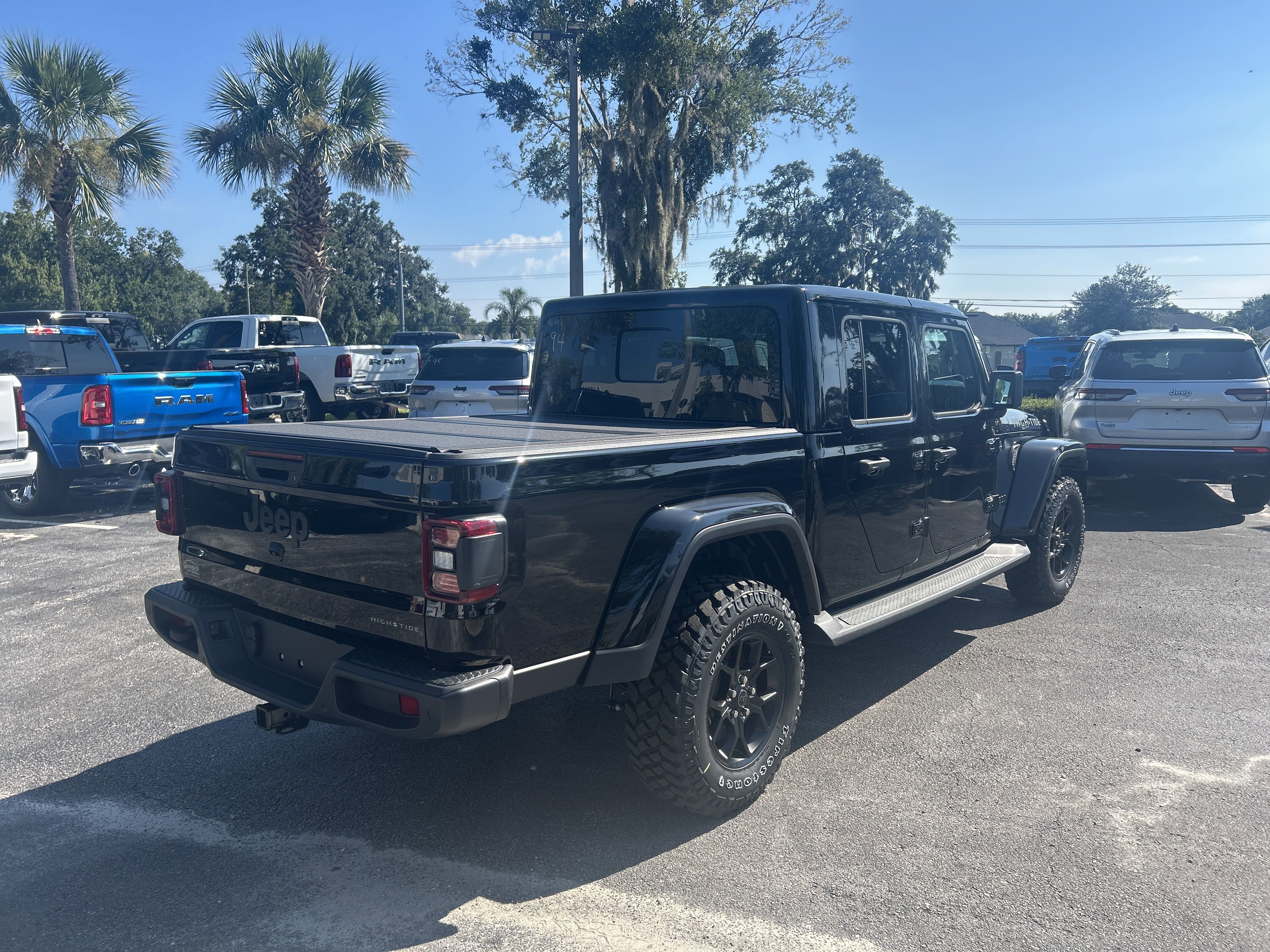 New 2025 Jeep Gladiator Sport image 8