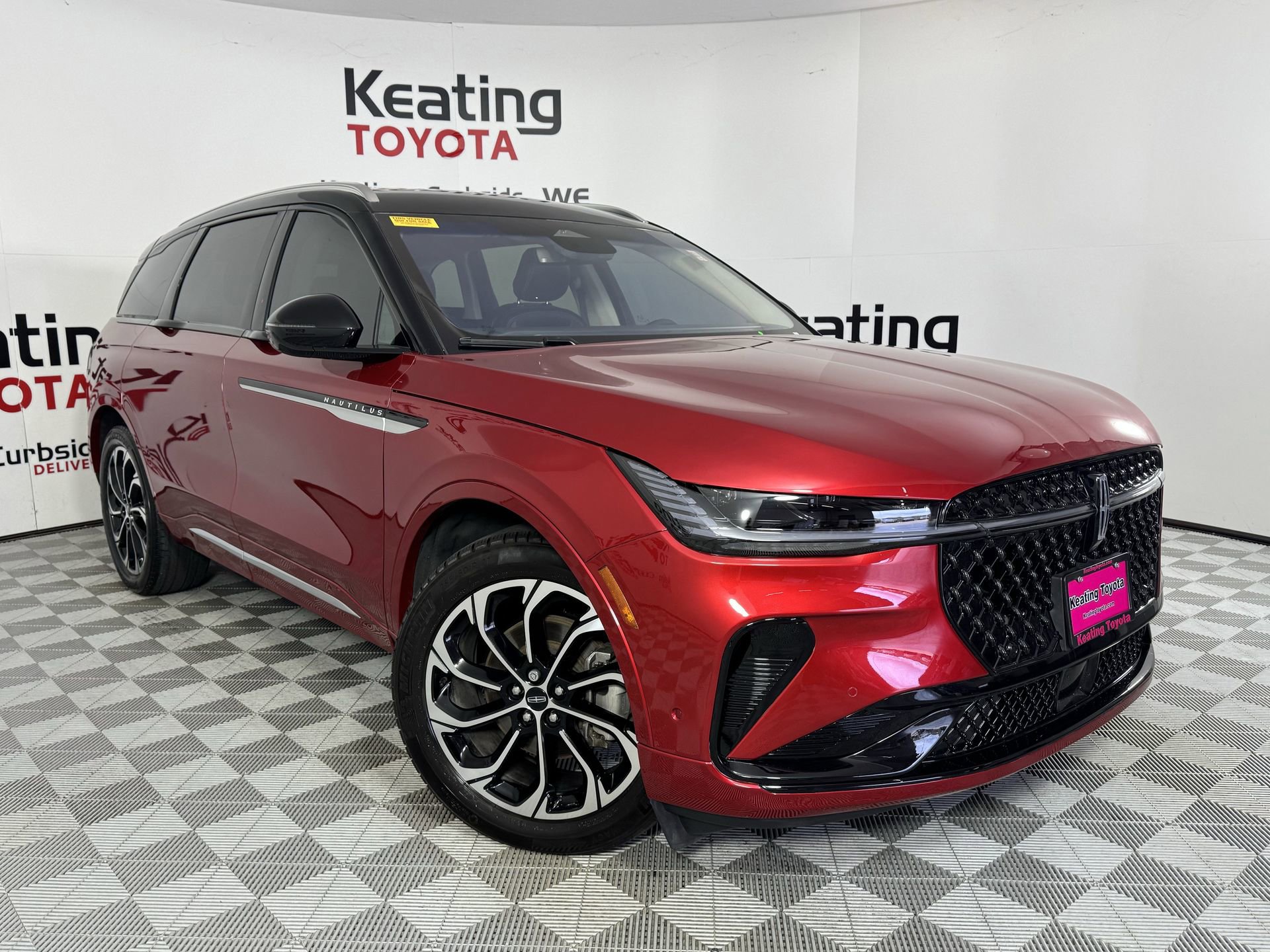 Used 2024 Lincoln Nautilus Reserve image 3