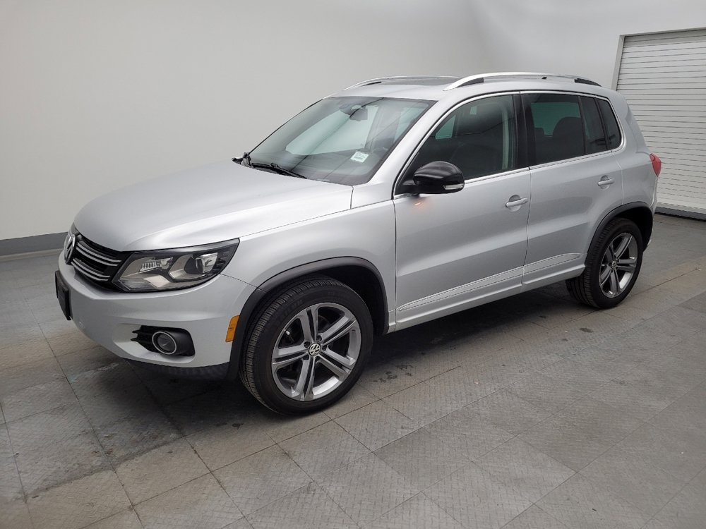 Used 2017 Volkswagen Tiguan Sport image 2
