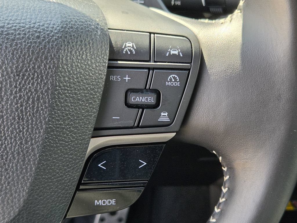 Used 2025 Toyota Camry SE FWD image 23