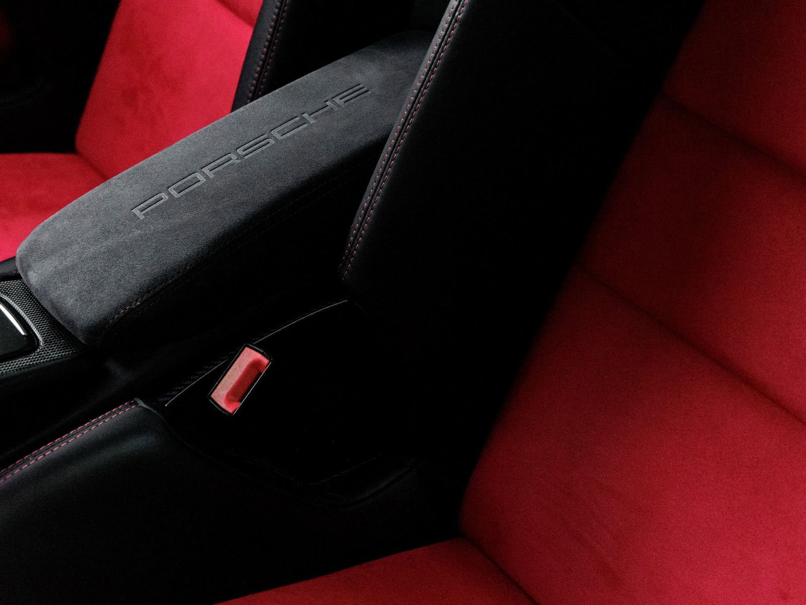 Used 2018 Porsche 911 GT2 RS image 26