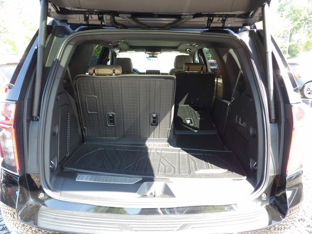 Used 2024 Chevrolet Tahoe Premier w/ Premium Package 2 AWD/4WD image 30