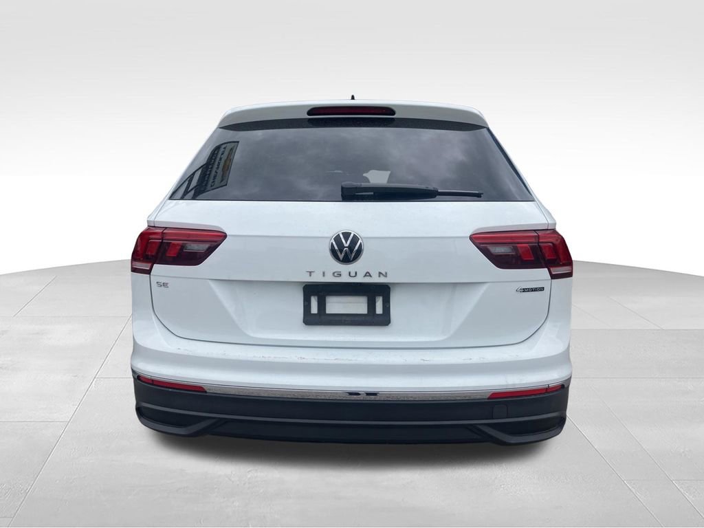 Used 2024 Volkswagen Tiguan SE AWD/4WD image 9
