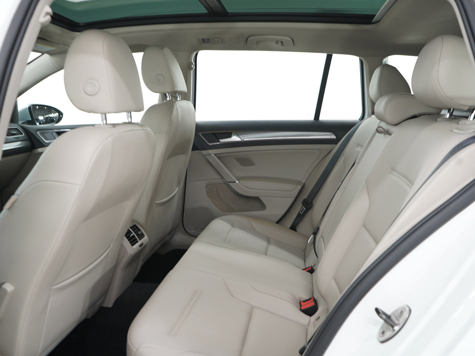 Used 2017 Volkswagen Golf Alltrack SE image 14