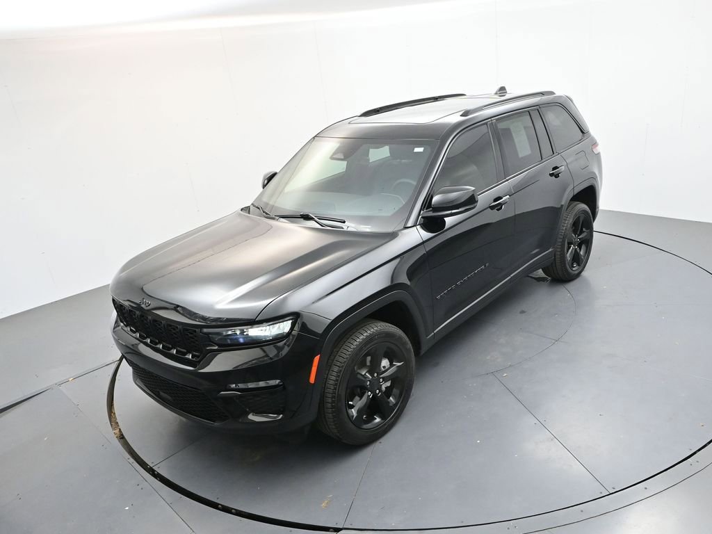 Used 2025 Jeep Grand Cherokee Limited w/ Black Appearance Package image 24