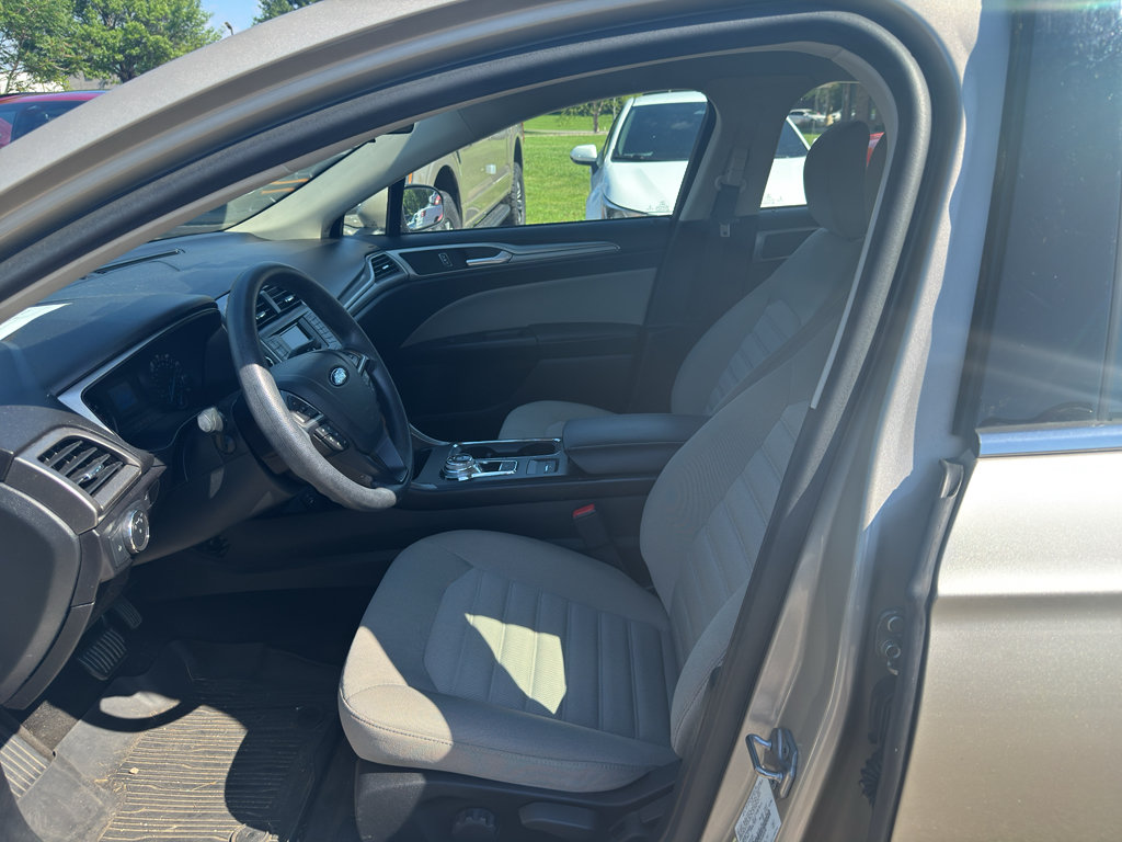 Used 2017 Ford Fusion S FWD image 6