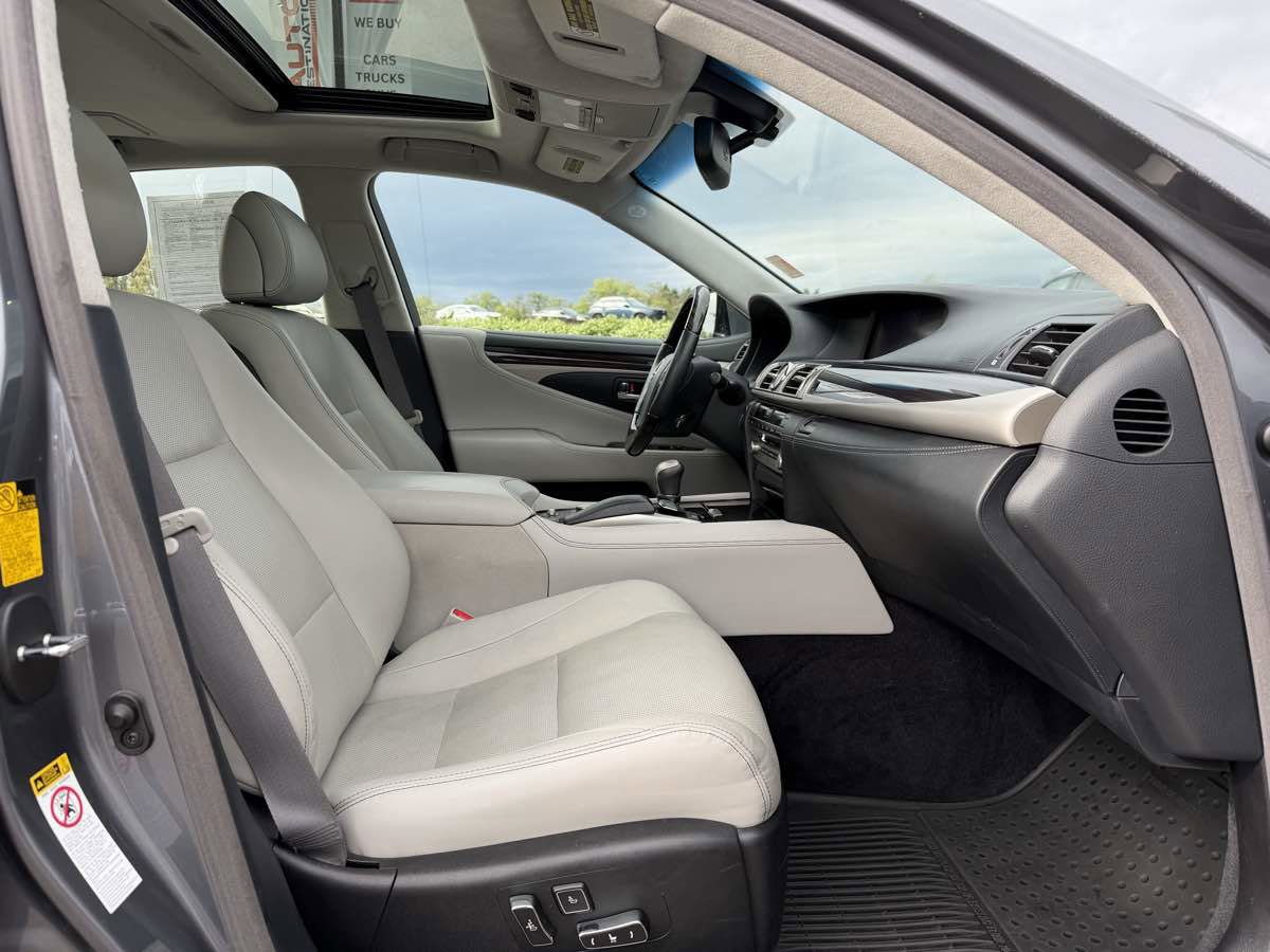 Used 2014 Lexus LS 460 w/ Comfort Package RWD image 15