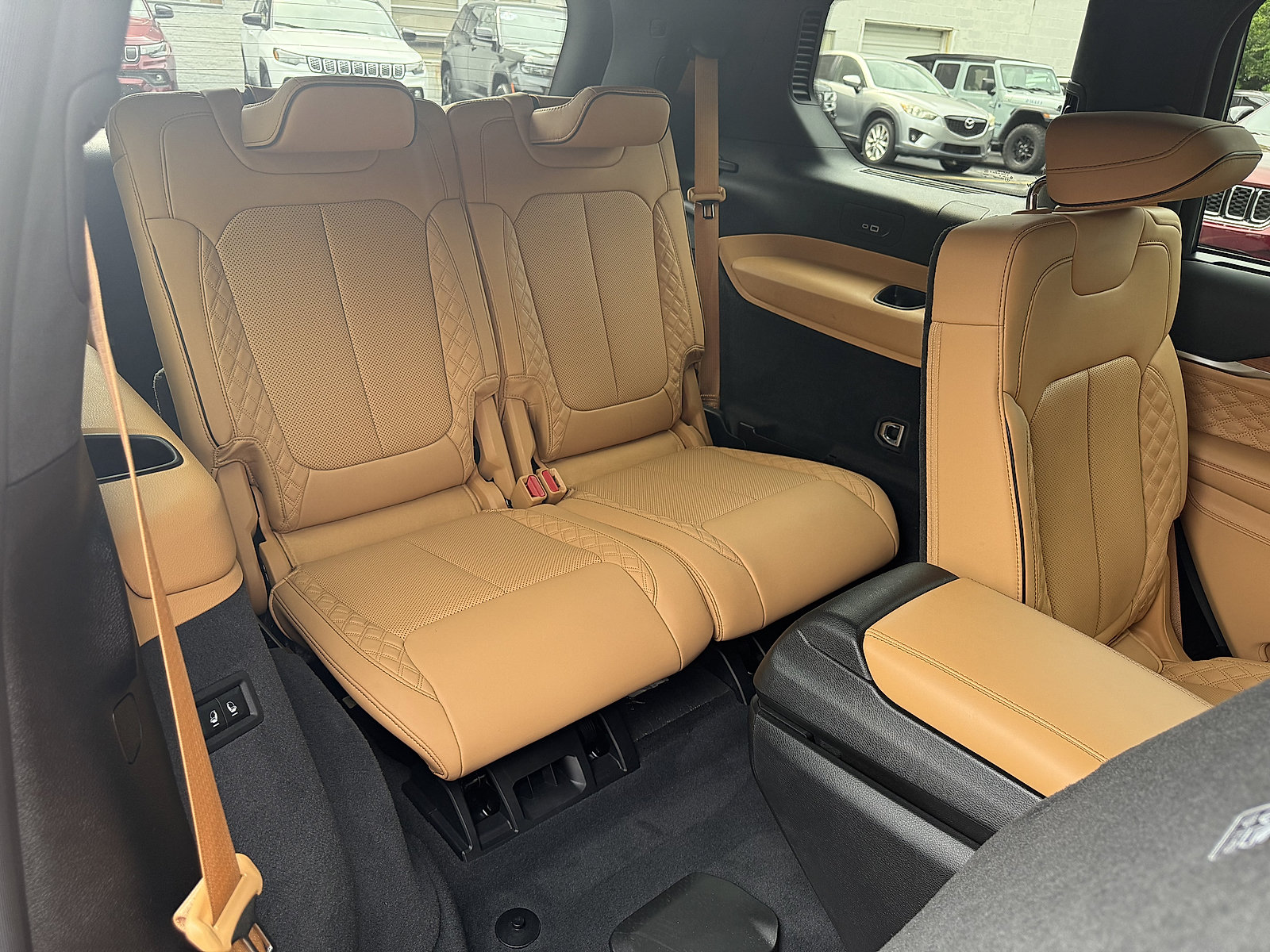 Used 2023 Jeep Grand Cherokee L Summit AWD/4WD image 22