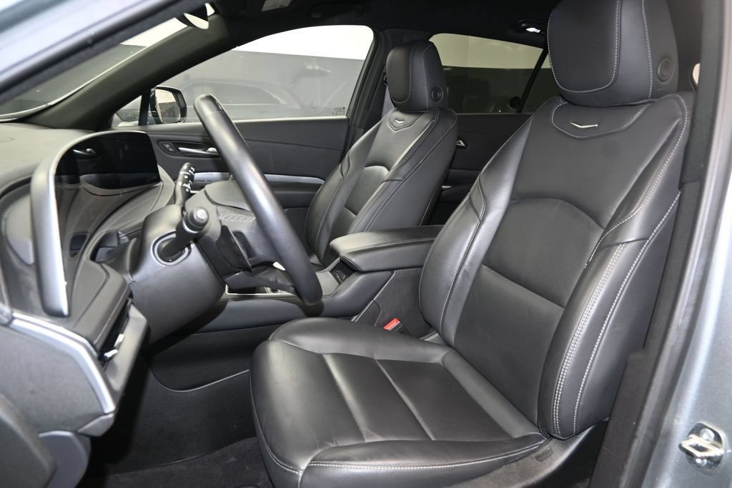 Used 2025 Cadillac XT4 Premium Luxury FWD image 15