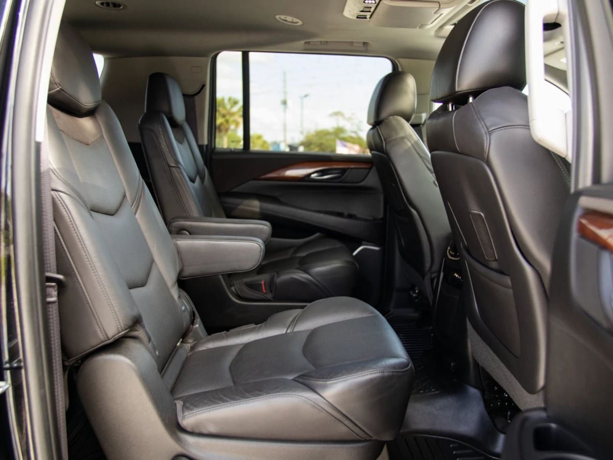 Used 2016 Cadillac Escalade ESV Luxury AWD/4WD image 31