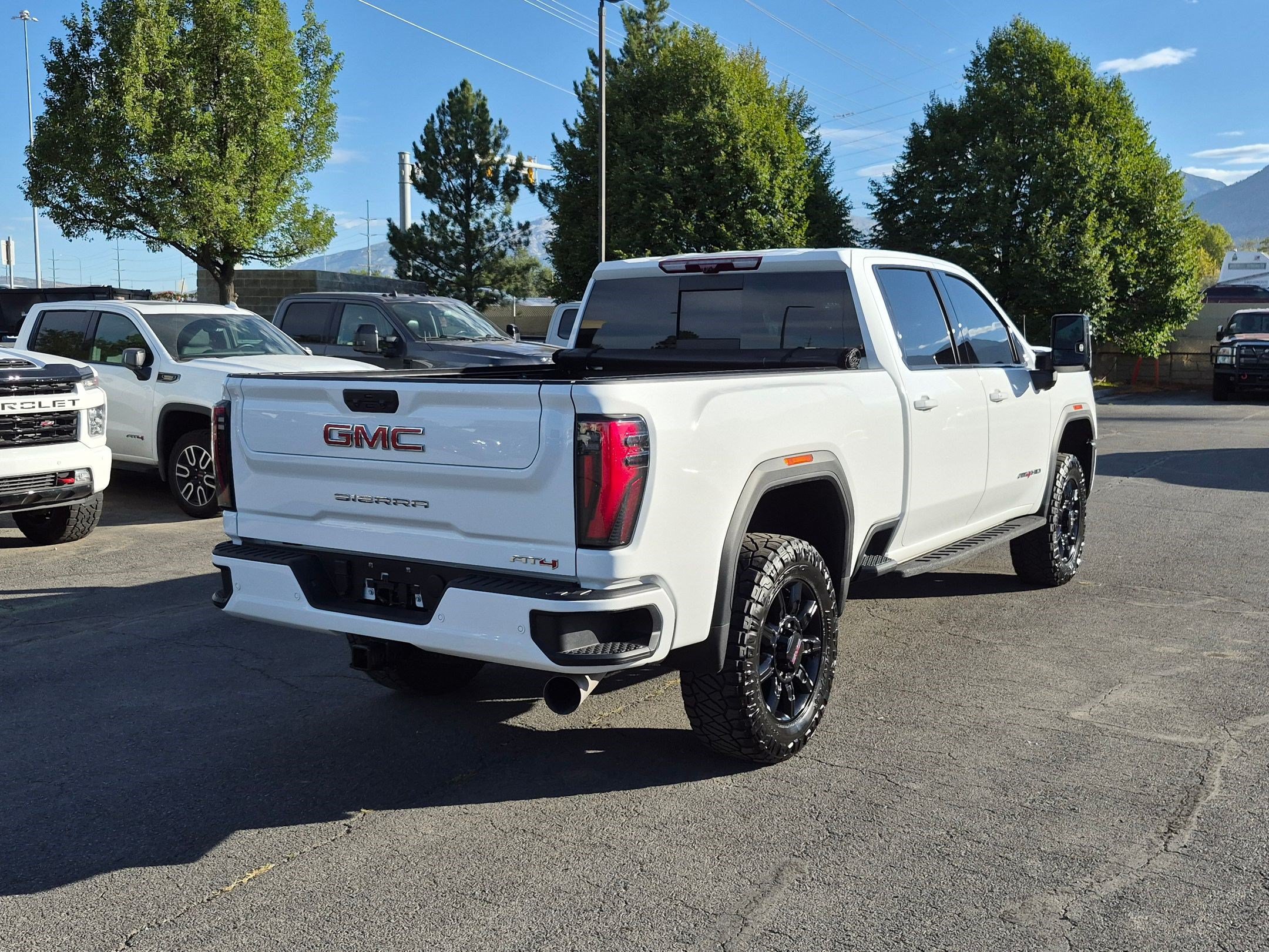 Used 2024 GMC Sierra 3500 AT4 w/ Technology Package AWD/4WD image 3