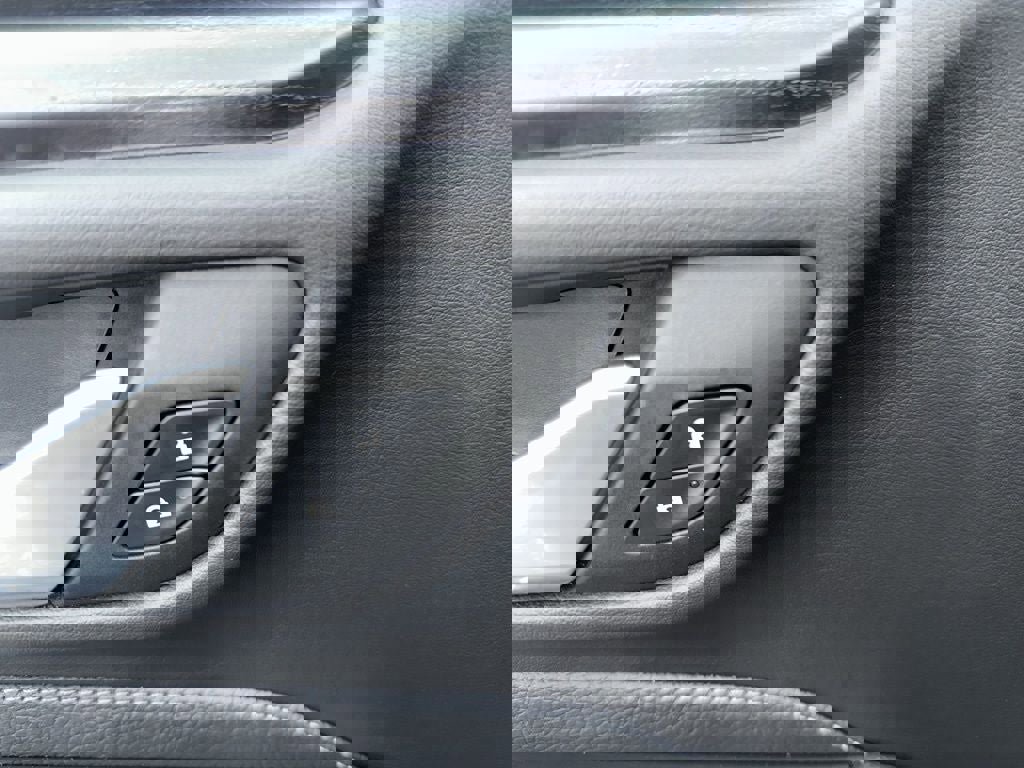 Used 2022 GMC Yukon XL Denali image 14