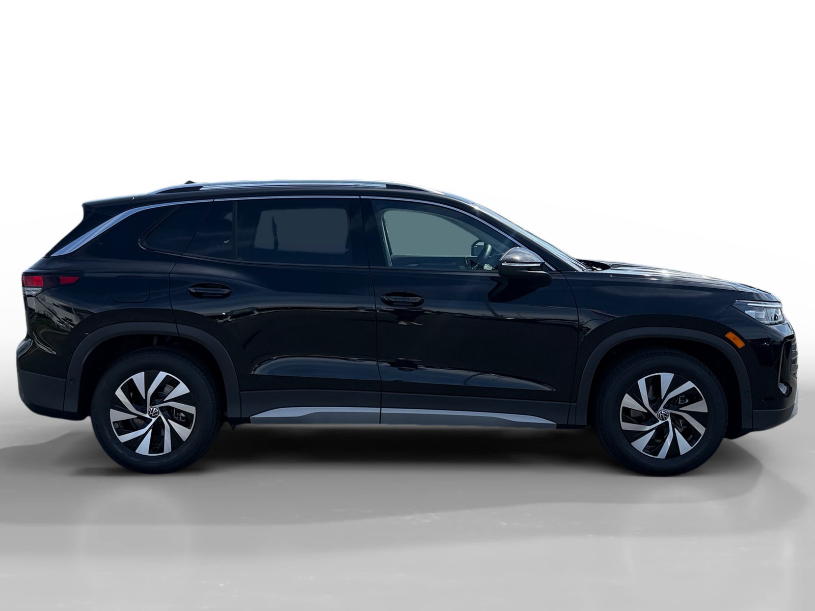 New 2026 Volkswagen Tiguan S FWD image 6