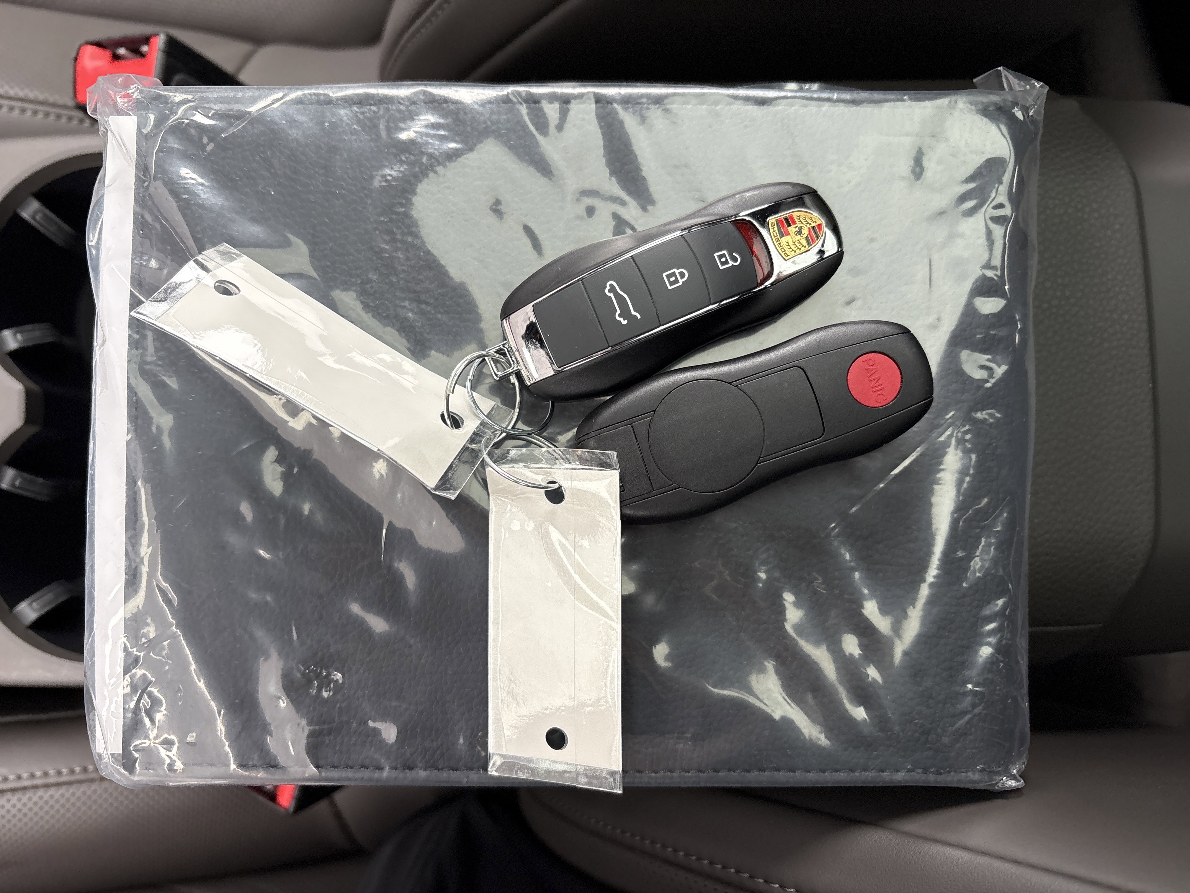 Certified 2025 Porsche Macan image 38