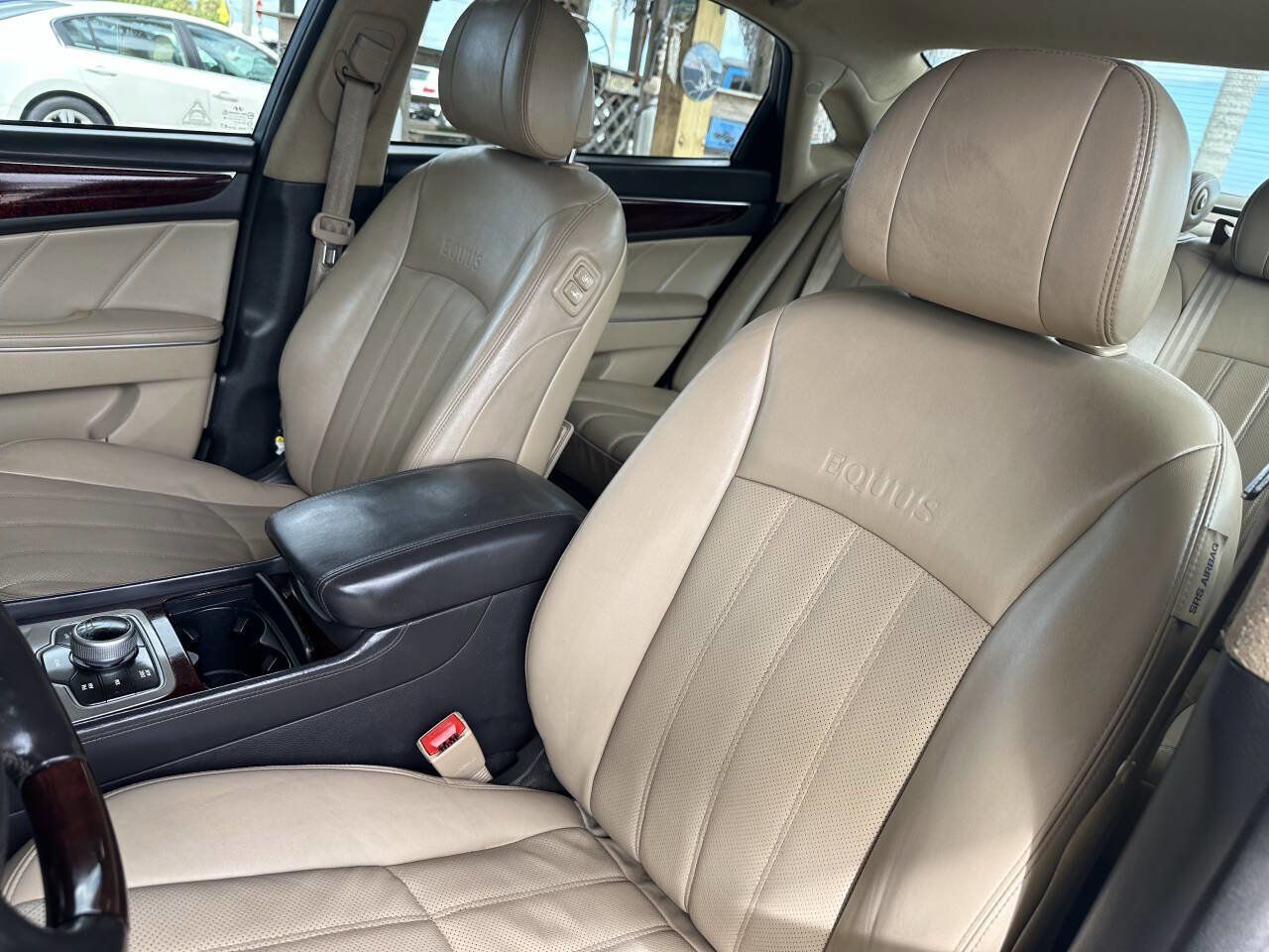 Used 2012 Hyundai Equus Signature RWD image 24