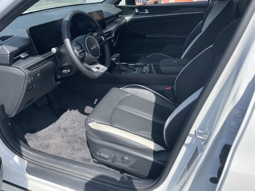 New 2026 Kia K5 GT-Line w/ GT-Line Premium Package FWD image 7