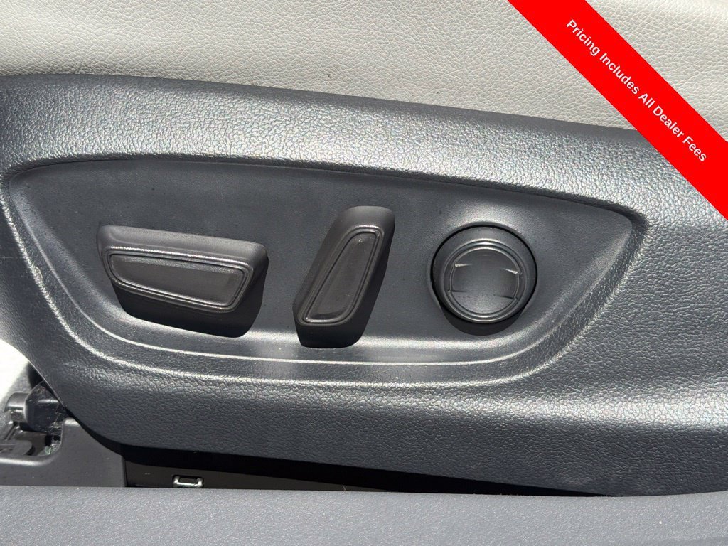 Used 2024 Toyota Camry SE FWD image 7