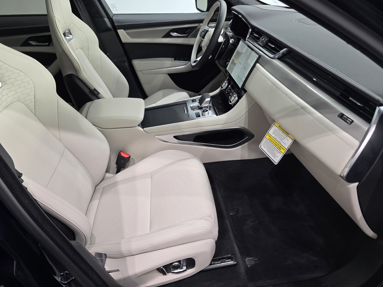 New 2026 Jaguar F-PACE R-Dynamic S AWD/4WD image 22