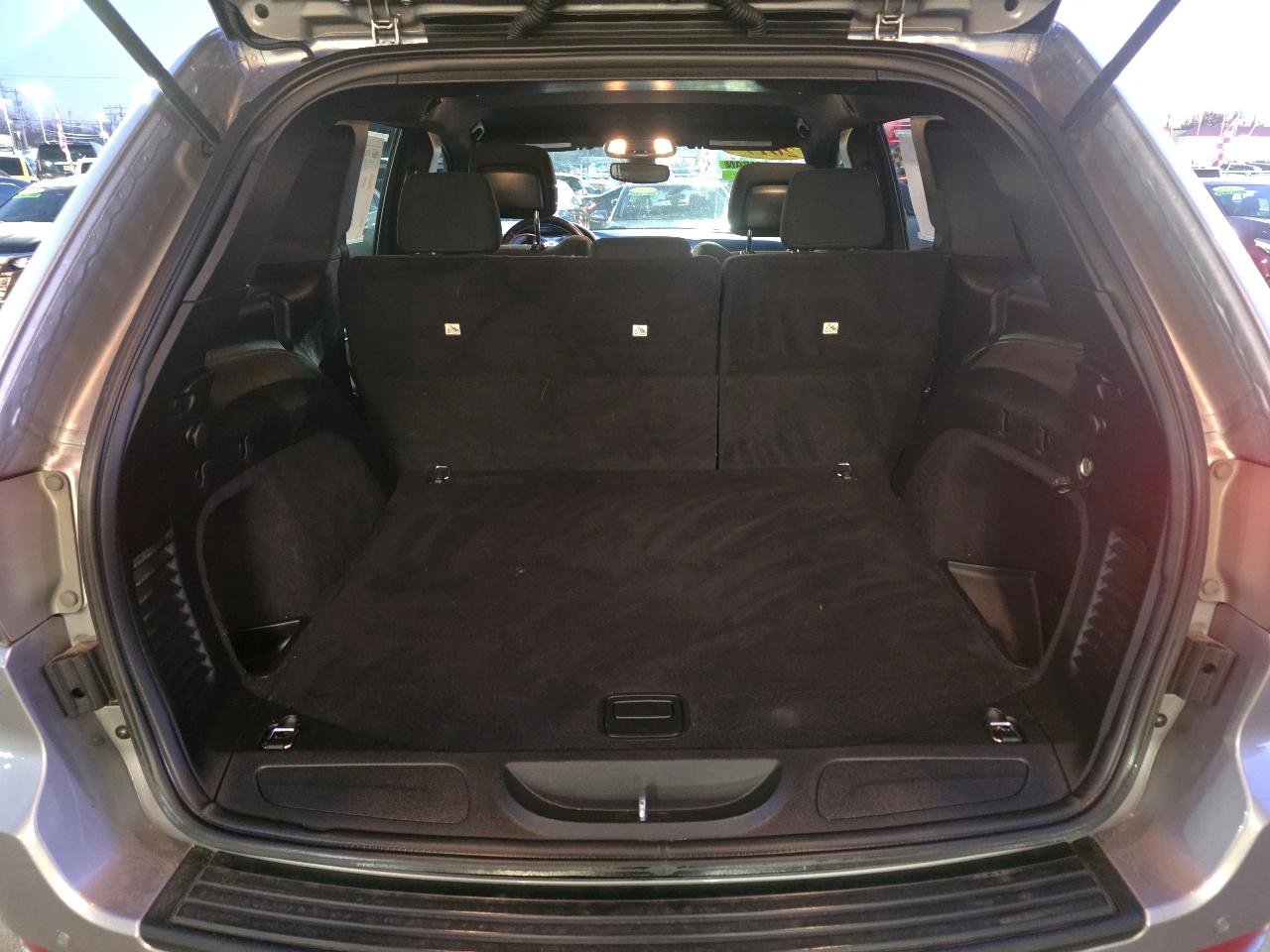 Used 2017 Jeep Grand Cherokee Laredo w/ Quick Order Package 2BE image 27