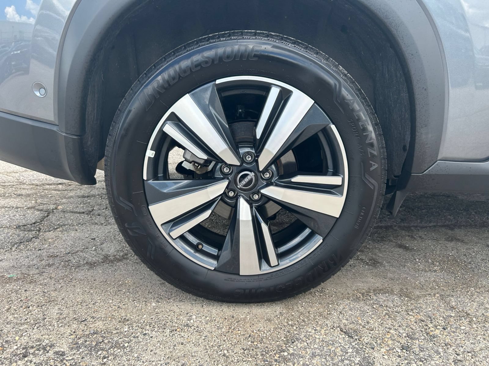 Used 2026 Nissan Rogue SL AWD/4WD image 25