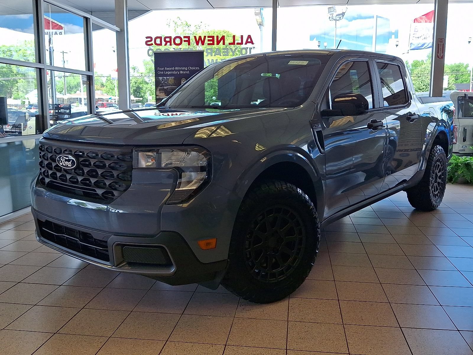 New 2026 Ford Maverick XLT w/ XLT Luxury Package FWD image 3