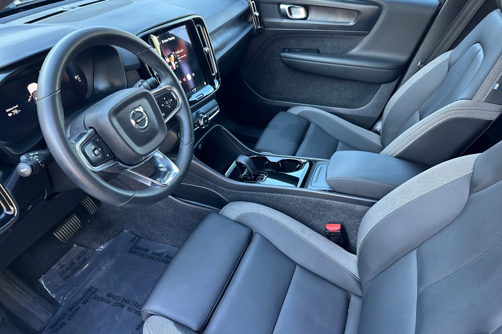 Certified 2023 Volvo XC40 Recharge Core image 10