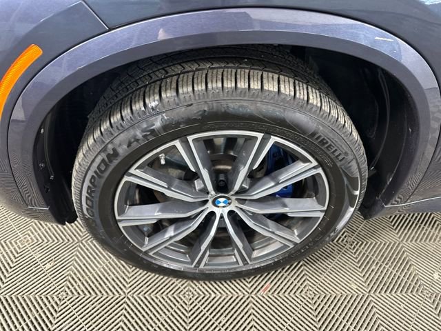 Used 2022 BMW X5 M50i w/ Premium Package image 9