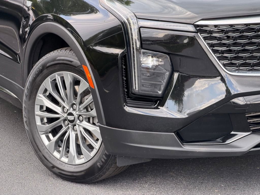 Used 2025 Cadillac XT4 Premium Luxury FWD image 6