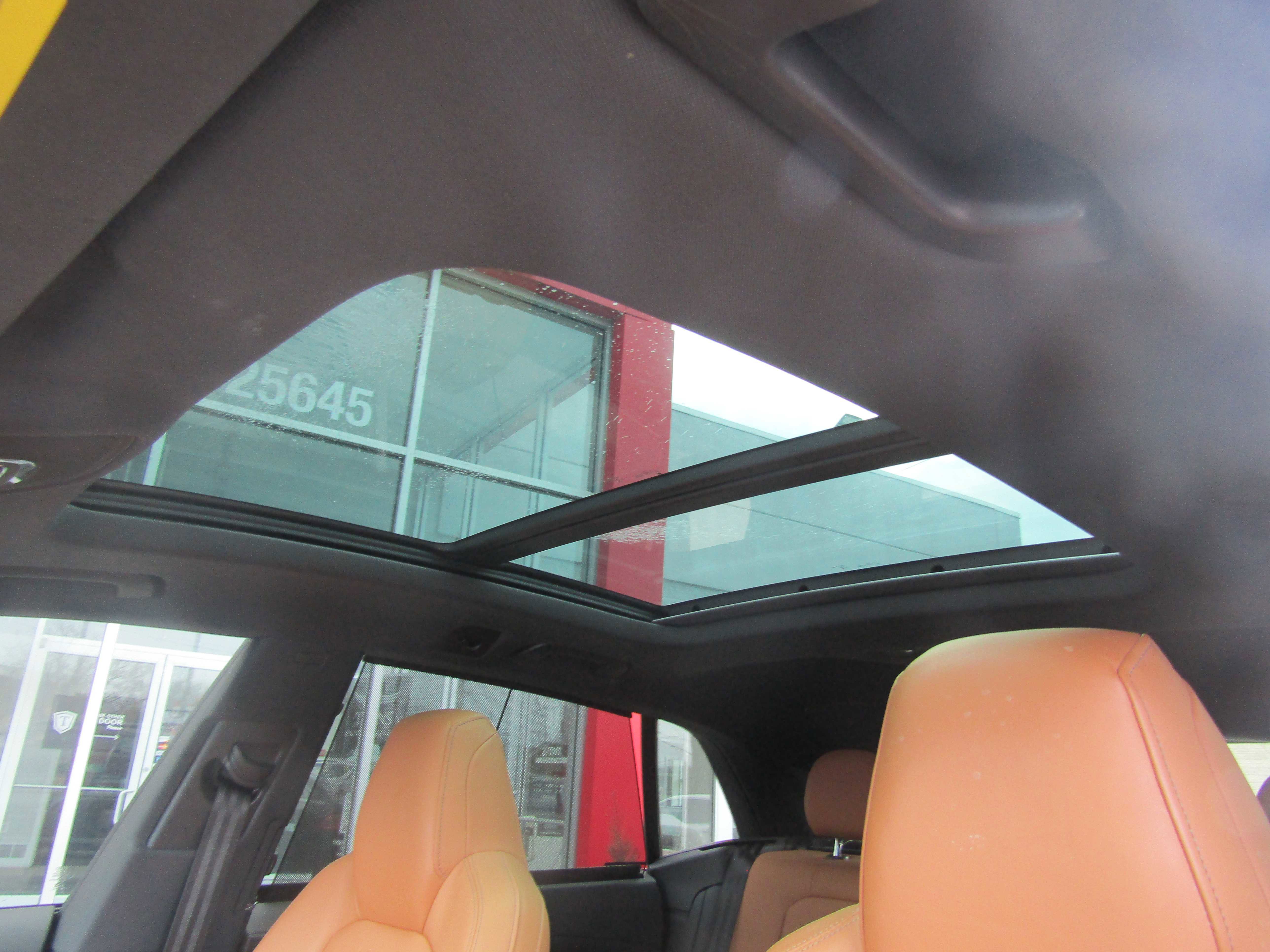 Used 2023 Audi RS Q8 AWD/4WD image 16