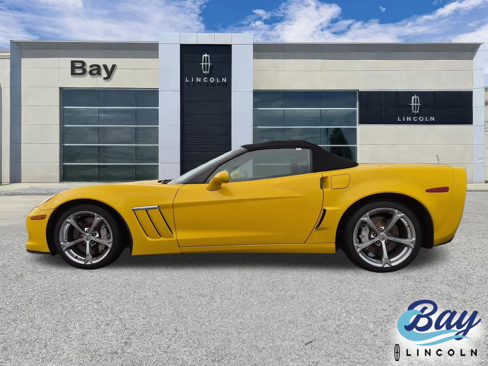 Used 2012 Chevrolet Corvette Grand Sport w/ 4LT Preferred Equipment Group RWD image 9