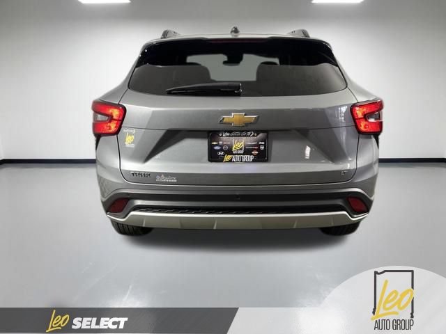 Used 2024 Chevrolet Trax LT w/ Driver Confidence Package FWD image 6