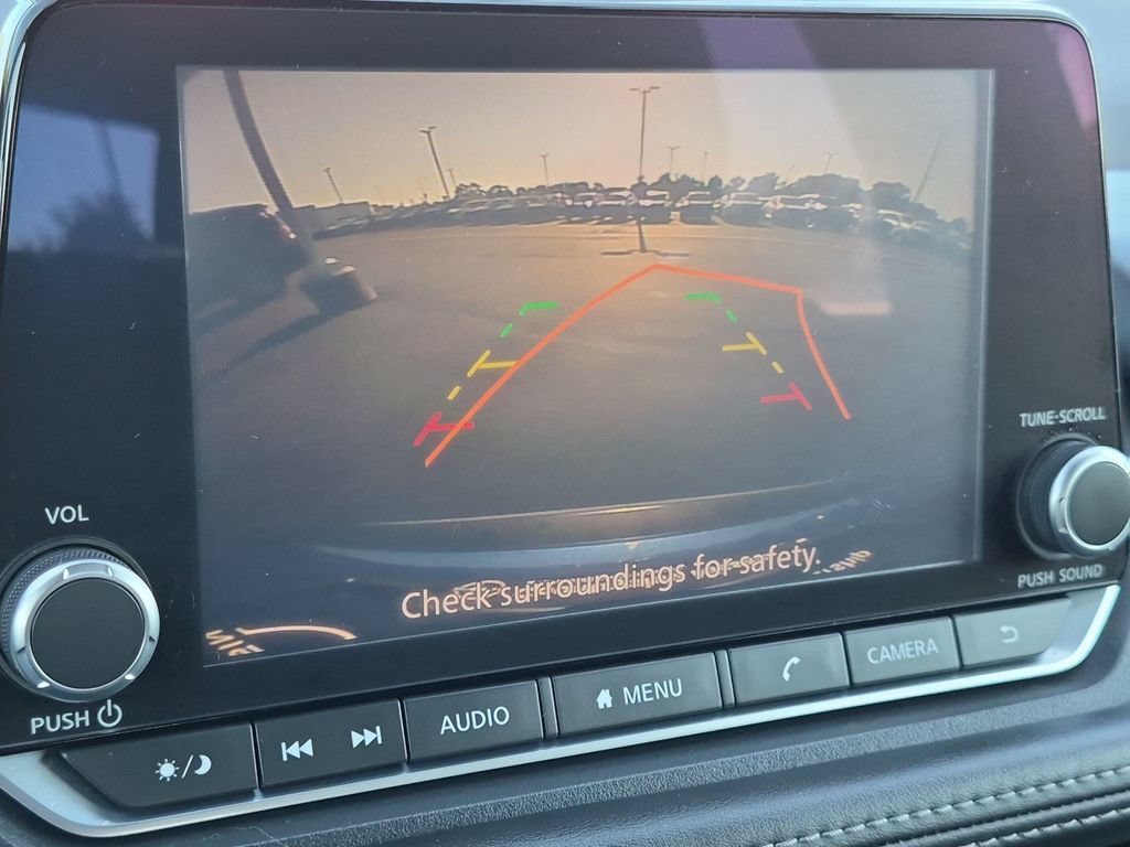 Used 2022 Nissan Rogue S FWD image 19