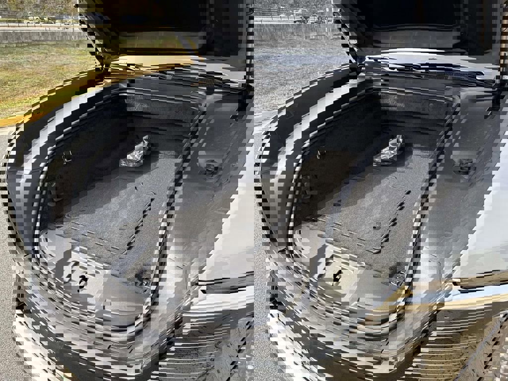 New 2026 Cadillac Escalade IQL Luxury image 13