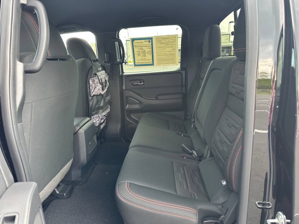 Used 2025 Nissan Frontier PRO-4X AWD/4WD image 16