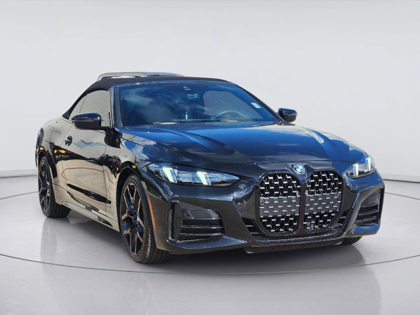 Used 2025 BMW 430i Convertible w/ M Sport Package RWD image 3