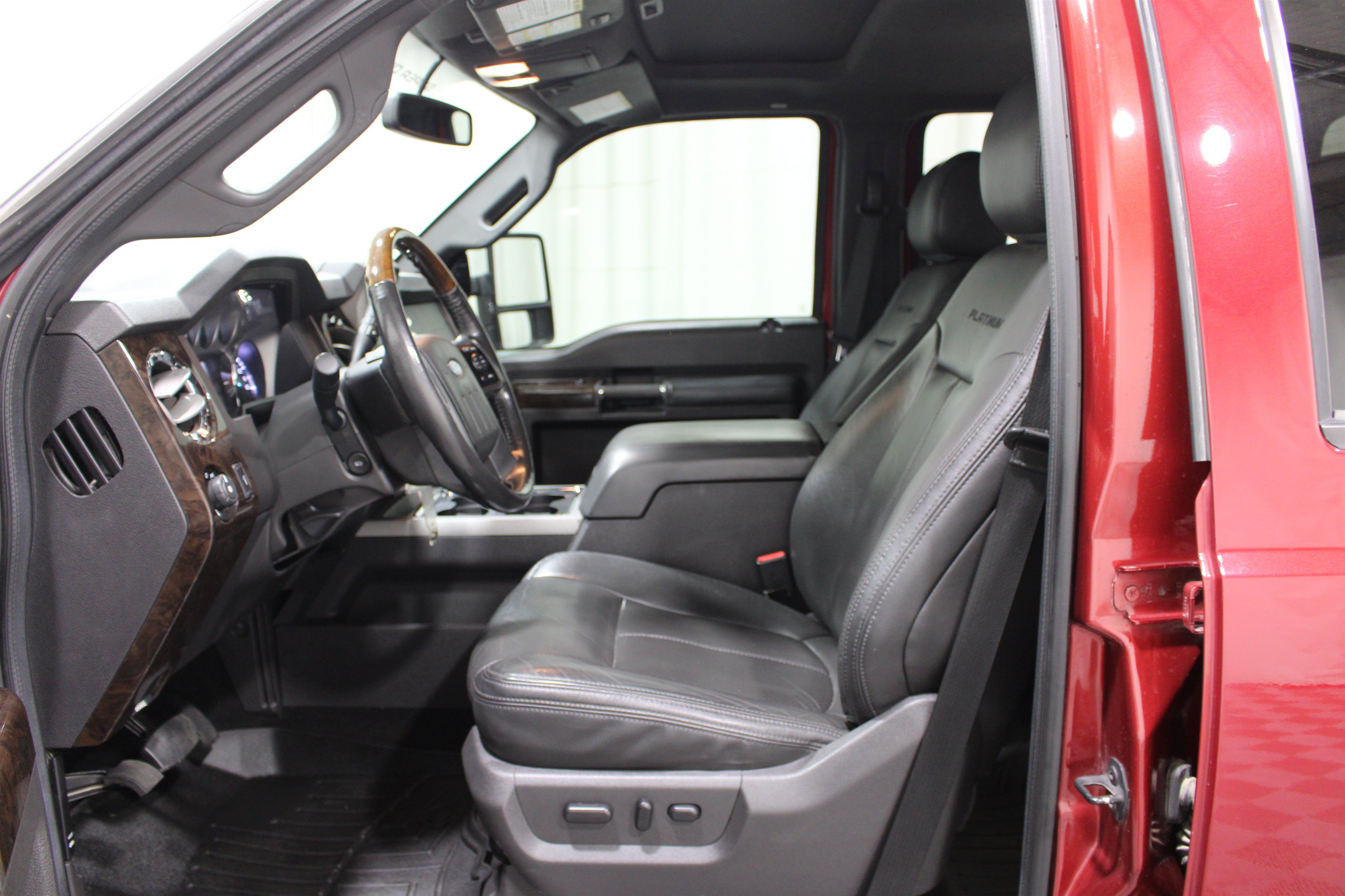 Used 2013 Ford F250 Platinum w/ FX4 Off Road Pkg AWD/4WD image 3