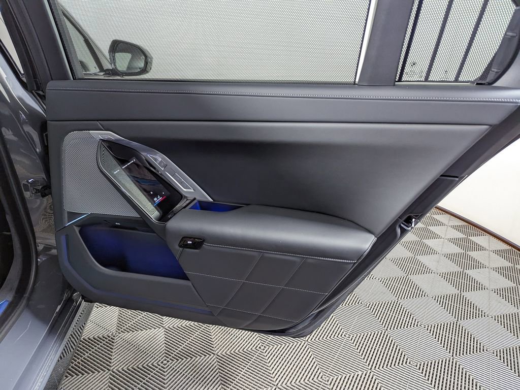 Used 2026 BMW i7 eDrive50 w/ Executive Package RWD image 48