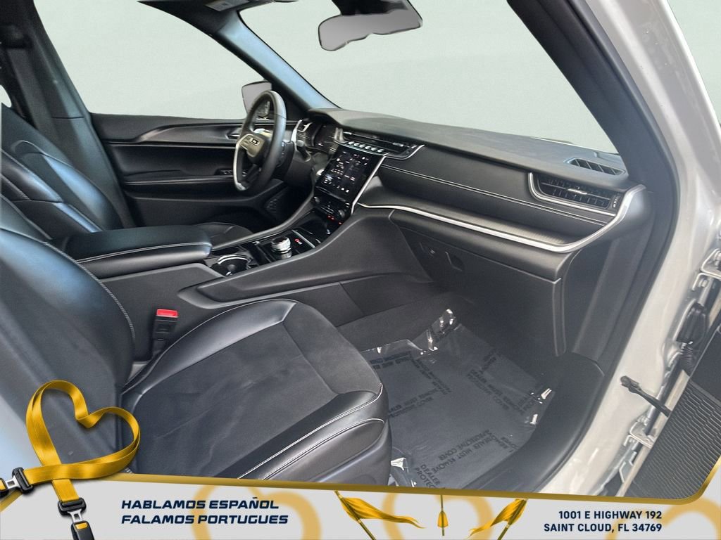 Used 2023 Jeep Grand Cherokee L Laredo image 32